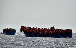 مهاجران روی دریای مدیترانه
