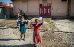 کودکان در محله‌ای در شرق موصل
