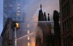 
آتش سوزی در کلیسای تاریخی نیویورک (AP)